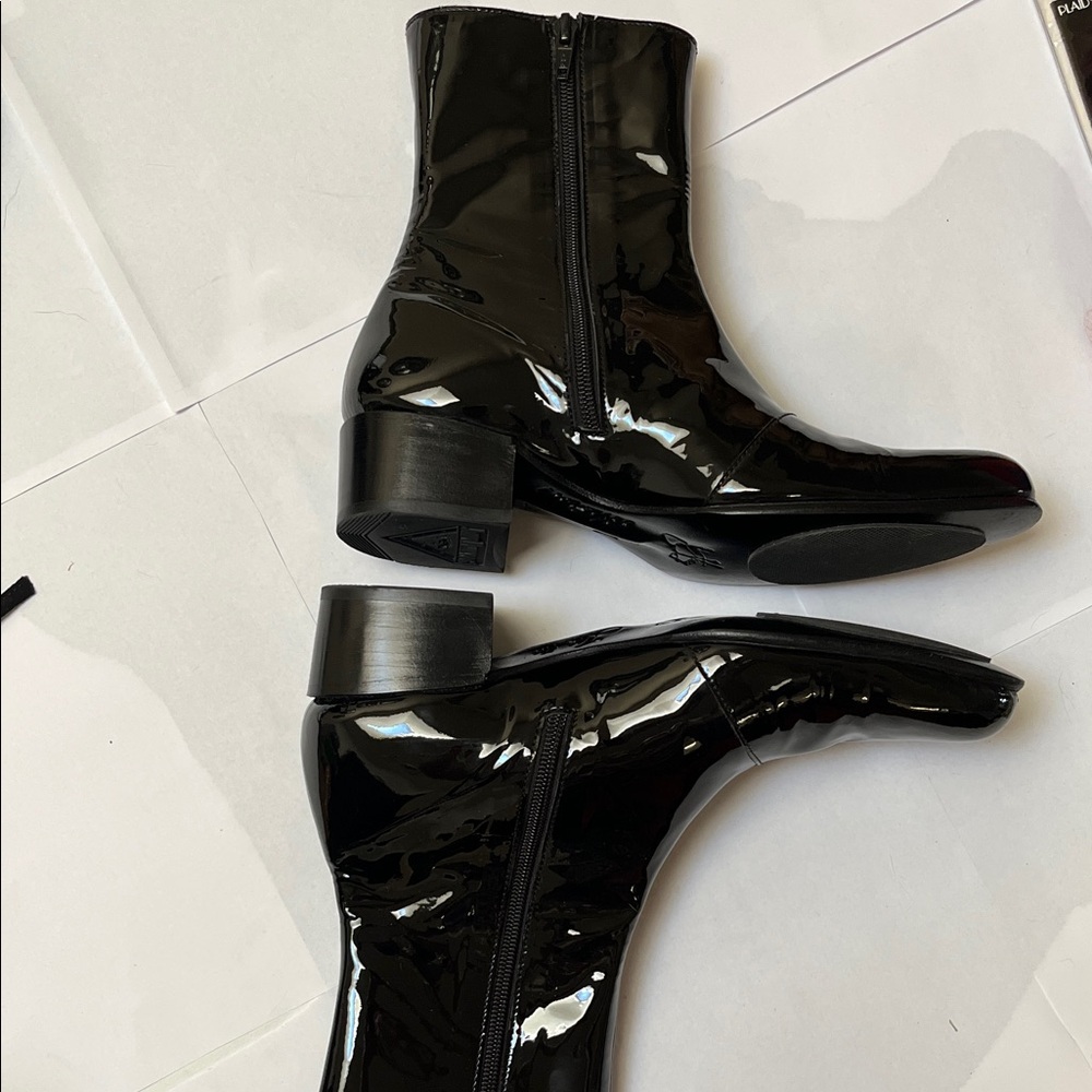 FLUEVOG  Glossy Black ankle BOOTS! 8.5m